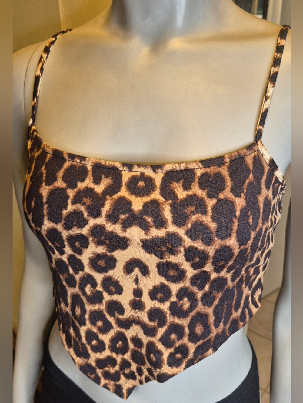 SHEIN Leopard Print Cropped Handkerchief Tank Top